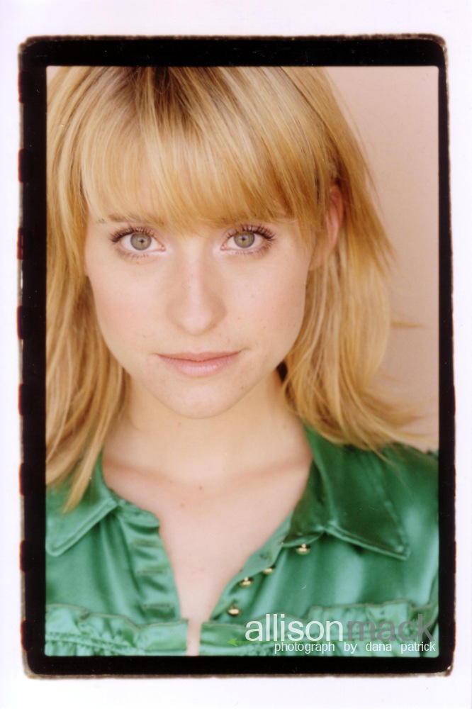 Allison Mack leaked wallpapers