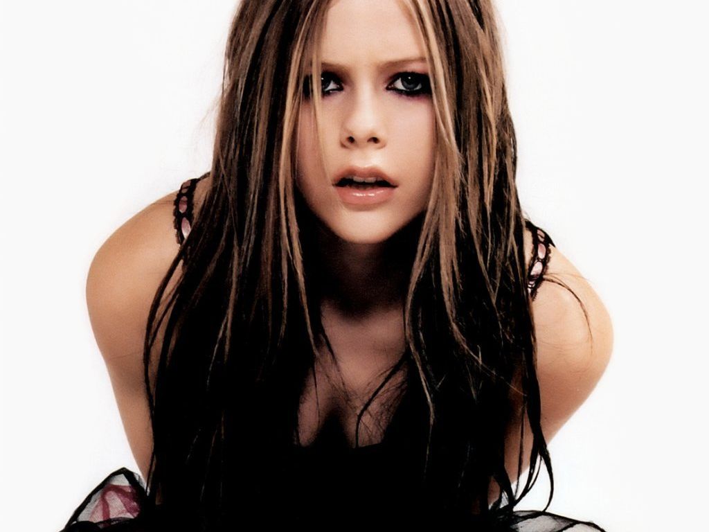 Avril Lavigne leaked wallpapers